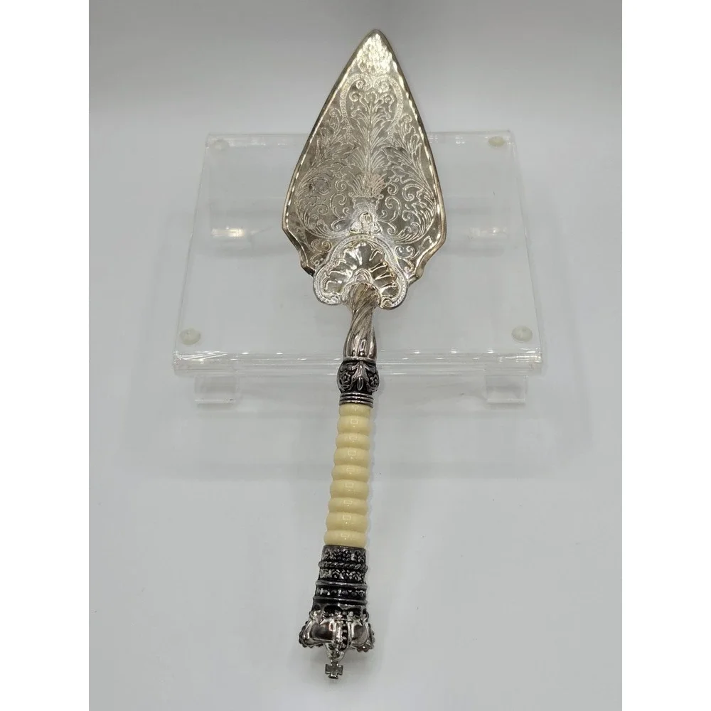 Vintage International Silver Co Silverplate‎ Cake Server Faux Bone Handle